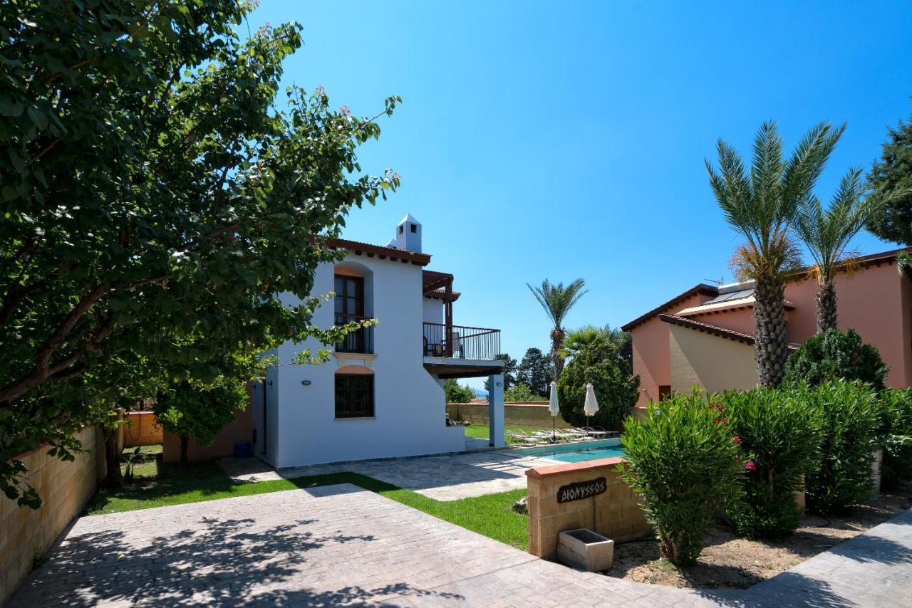 The Olympians Villas Polis Bagian luar foto