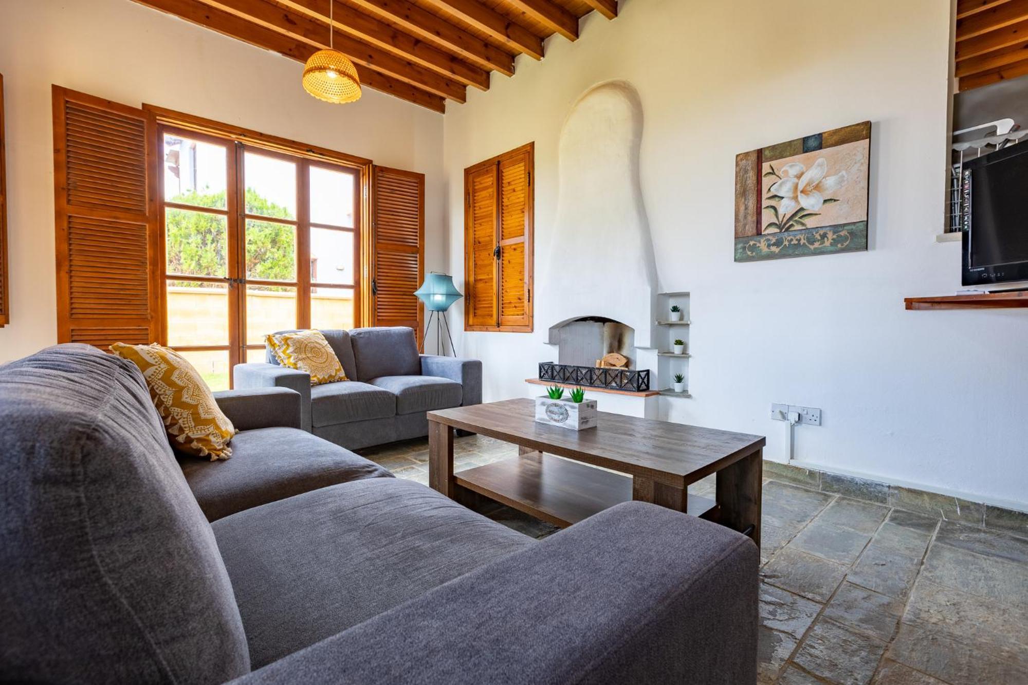 The Olympians Villas Polis Bagian luar foto