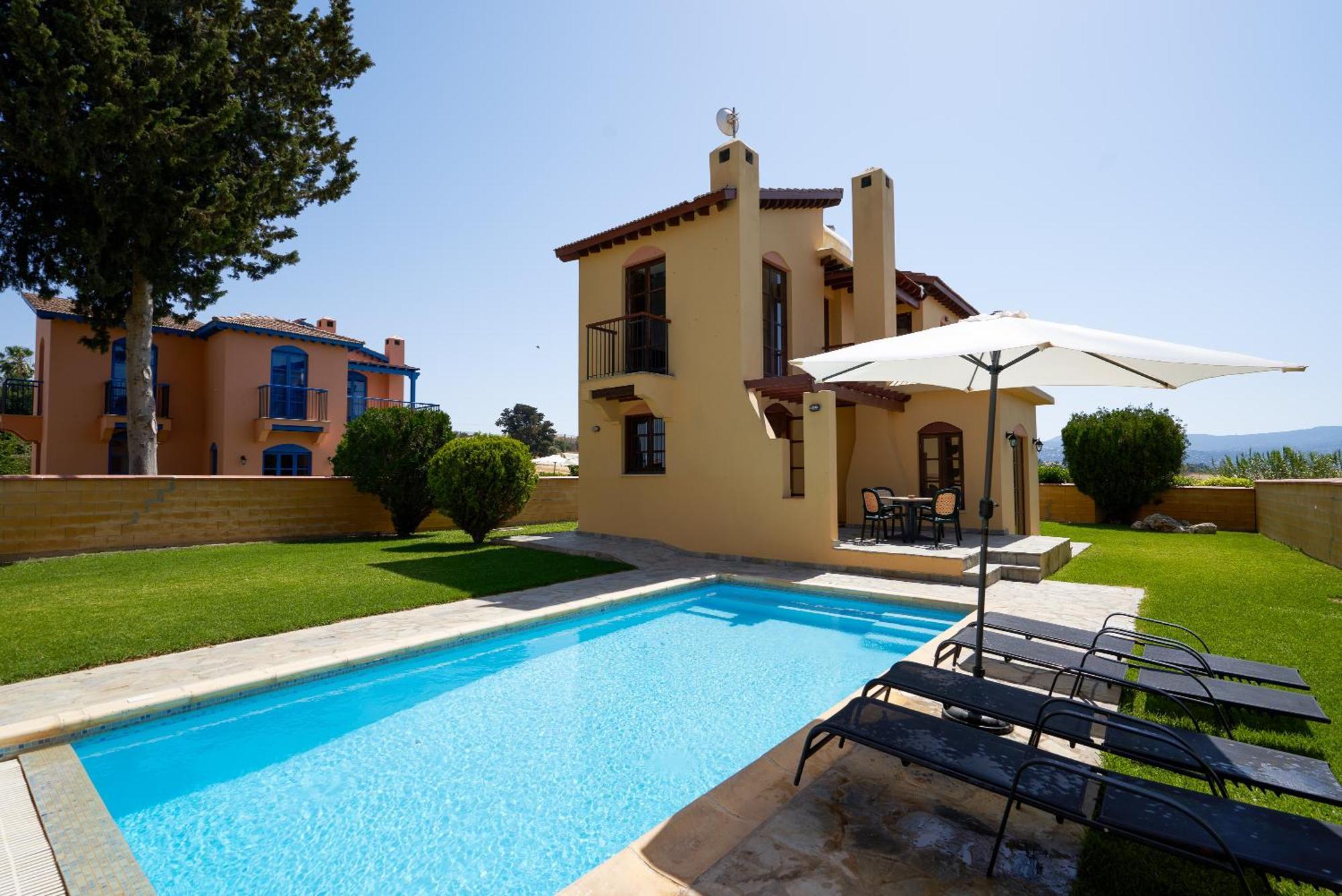 The Olympians Villas Polis Bagian luar foto