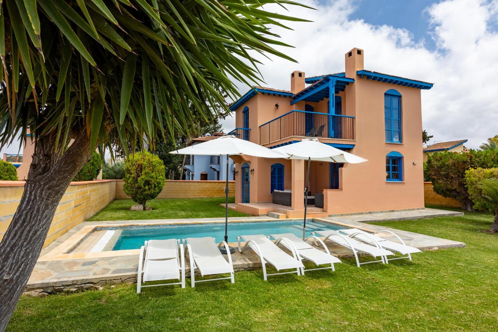 The Olympians Villas Polis Bagian luar foto